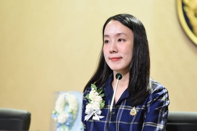 Lianhe Zaobao นสพ.ภาษาจีนของสิงคโปร์มองนายกฯ อนุทินร้องเพลง “เถียนมี่มี่” เป็นการเชื่อมมิตรภาพไทย–จีนด้วยภาษาดนตรี